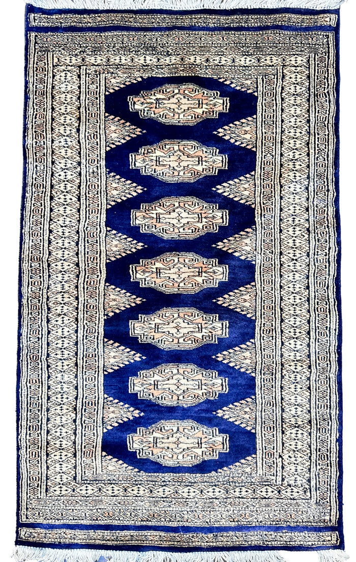 Pakistani Bokhara hand-knotted rug, 2.5x4 ft