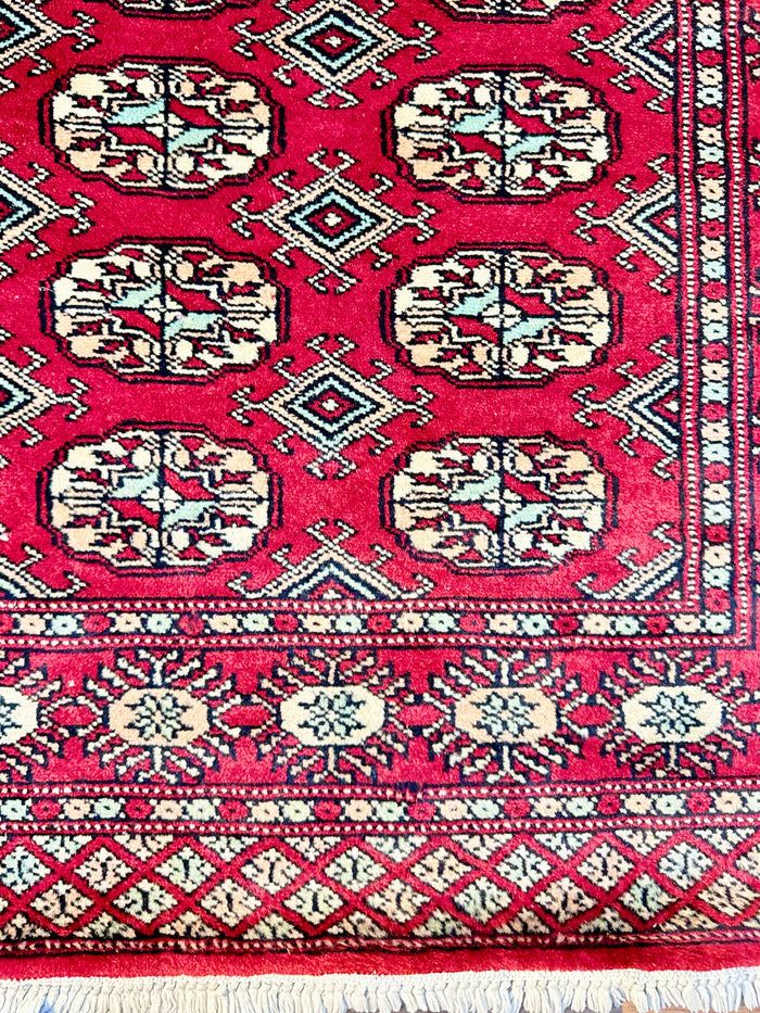 Hand Knotted Traditional Bokhara Rug 2.5 x 4 ft
