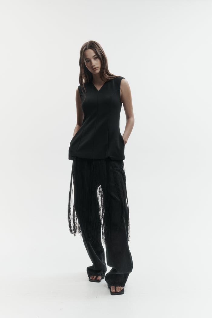 Rebe Form Top - Black Apparel > Women > Clothing > Tops > Sleeveless Tops > Rebe Hyde Boutique