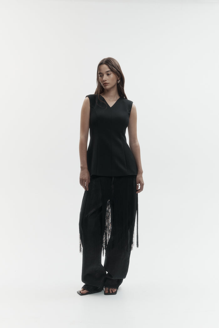 Rebe Form Top - Black Apparel > Women > Clothing > Tops > Sleeveless Tops > Rebe Hyde Boutique
