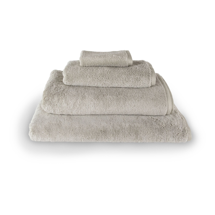 The Sarma towel collection is crafted from combed Turkish cotton with low-twist yarns.