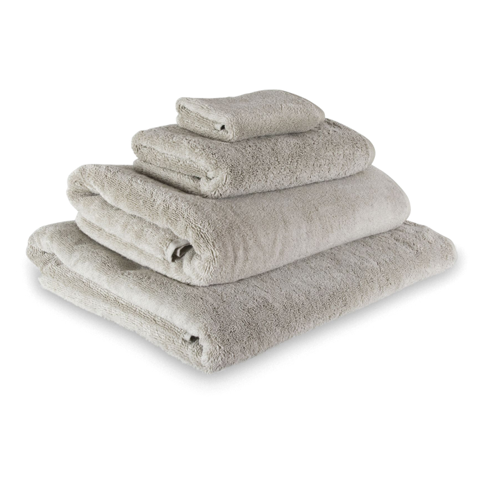 The Sarma towel collection is crafted from combed Turkish cotton with low-twist yarns.